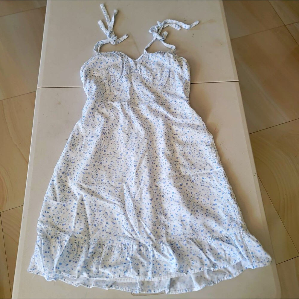 Hollister White Blue Floral Midi Sundress Smocked Tie Straps Size S